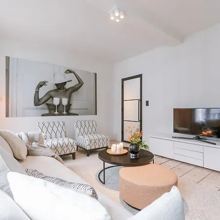 Holiday home Huswell - Charming House In With Free Parking