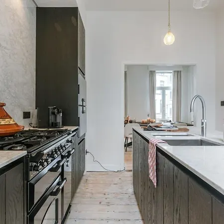 Huswell - Charming House In With Free Parking * Anvers